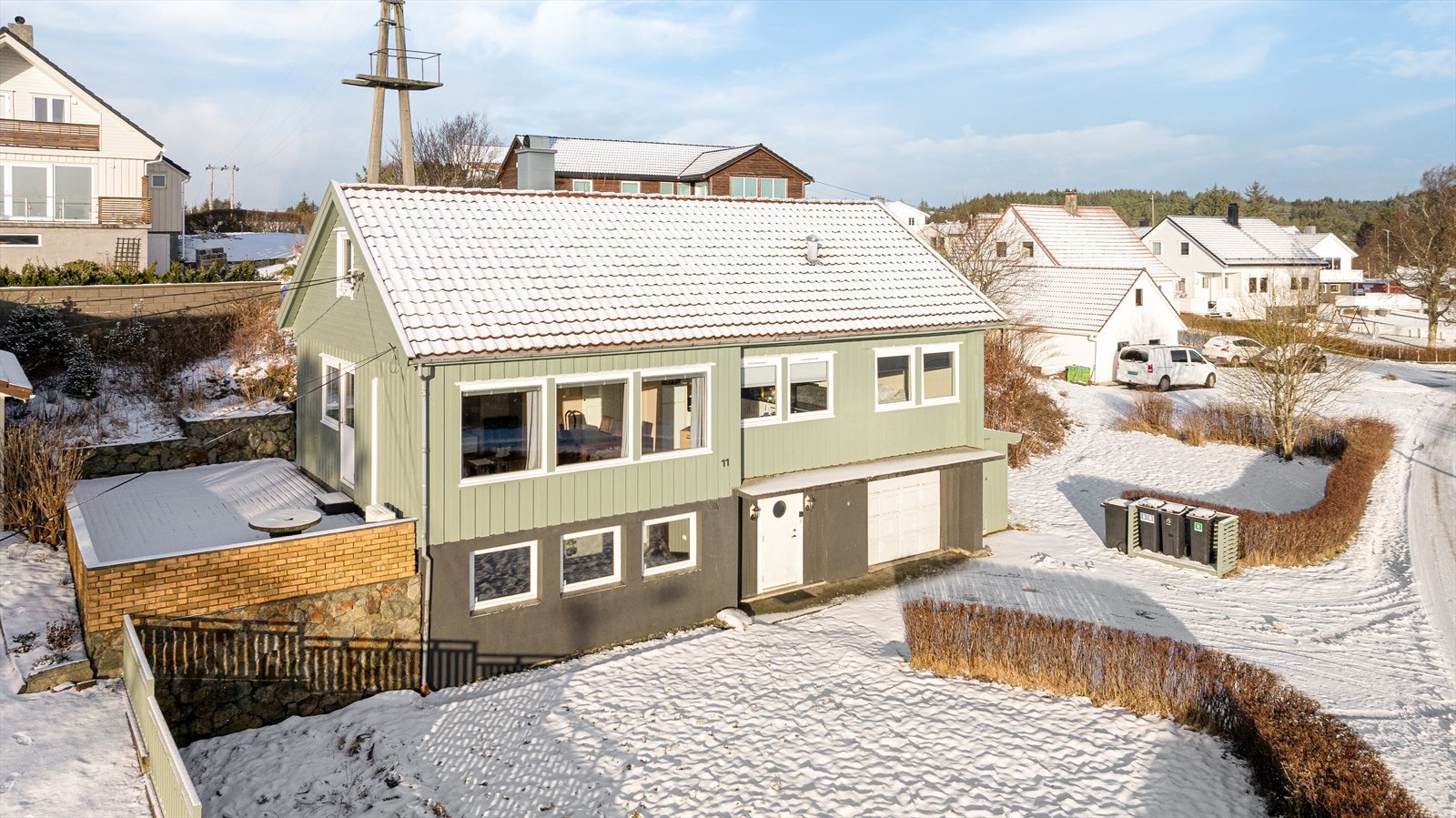 Høynesvegen11 er en pen enebolig over to plan + stort uinnredet loft med gode muligheter Galleribilde