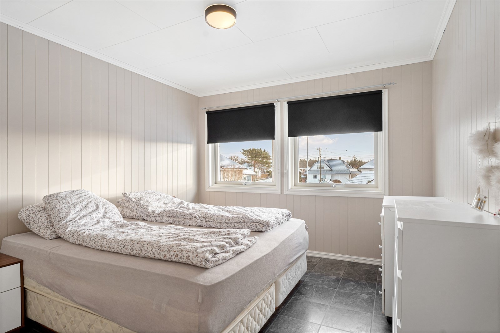 Boligen har totalt tre soverom i 2. etasje Galleribilde