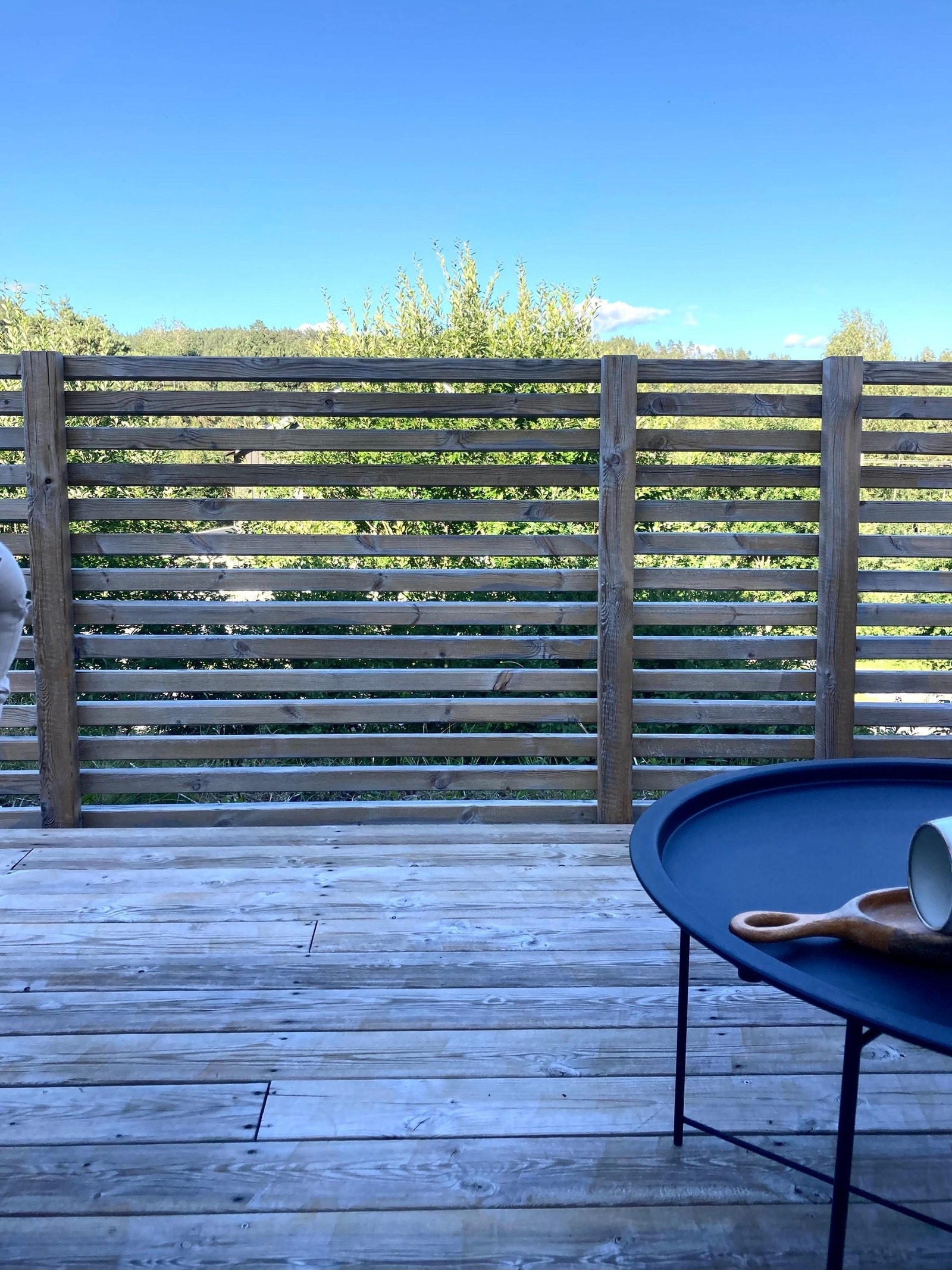 tomten kan åpnes opp, og går frem til veien
(672 kvm eiertomt) Galleribilde