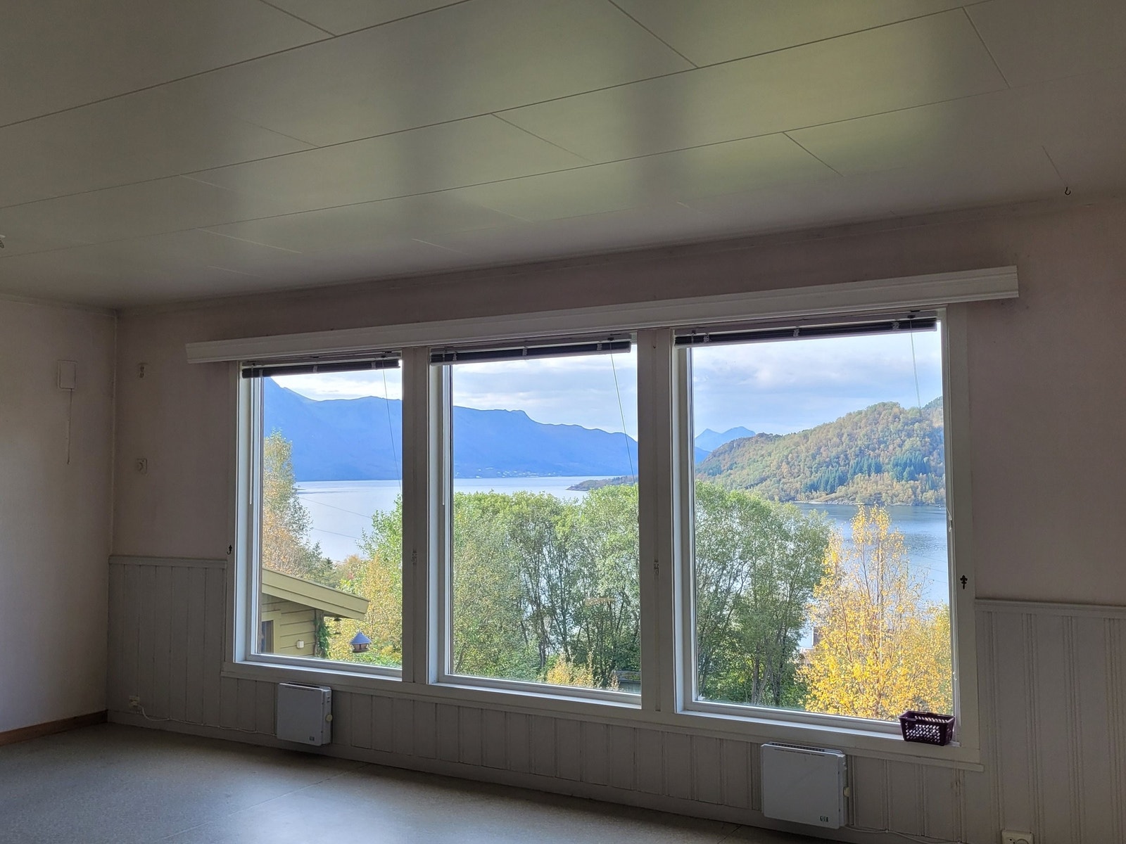 Store vinduer med fin utsikt Galleribilde