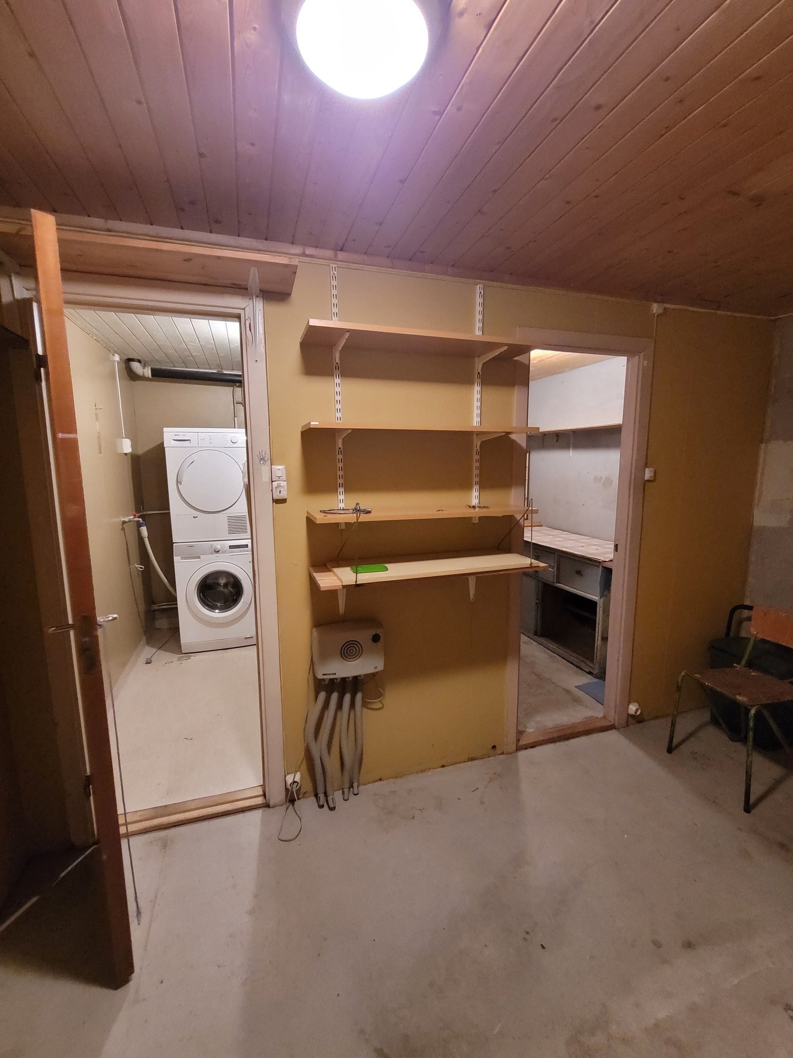 Boder samt vaskerom, god lagringsplass. Galleribilde