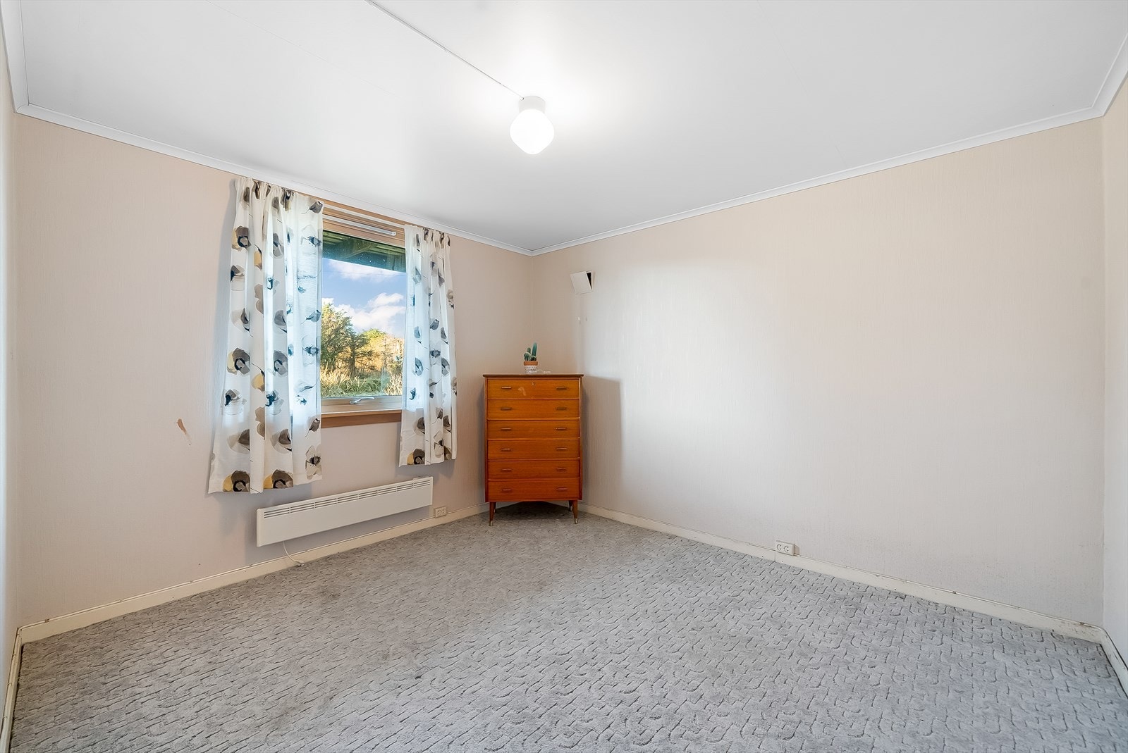 Rom i underetasjen innredet som soverom. (ikke godkent til varig opphold) Galleribilde