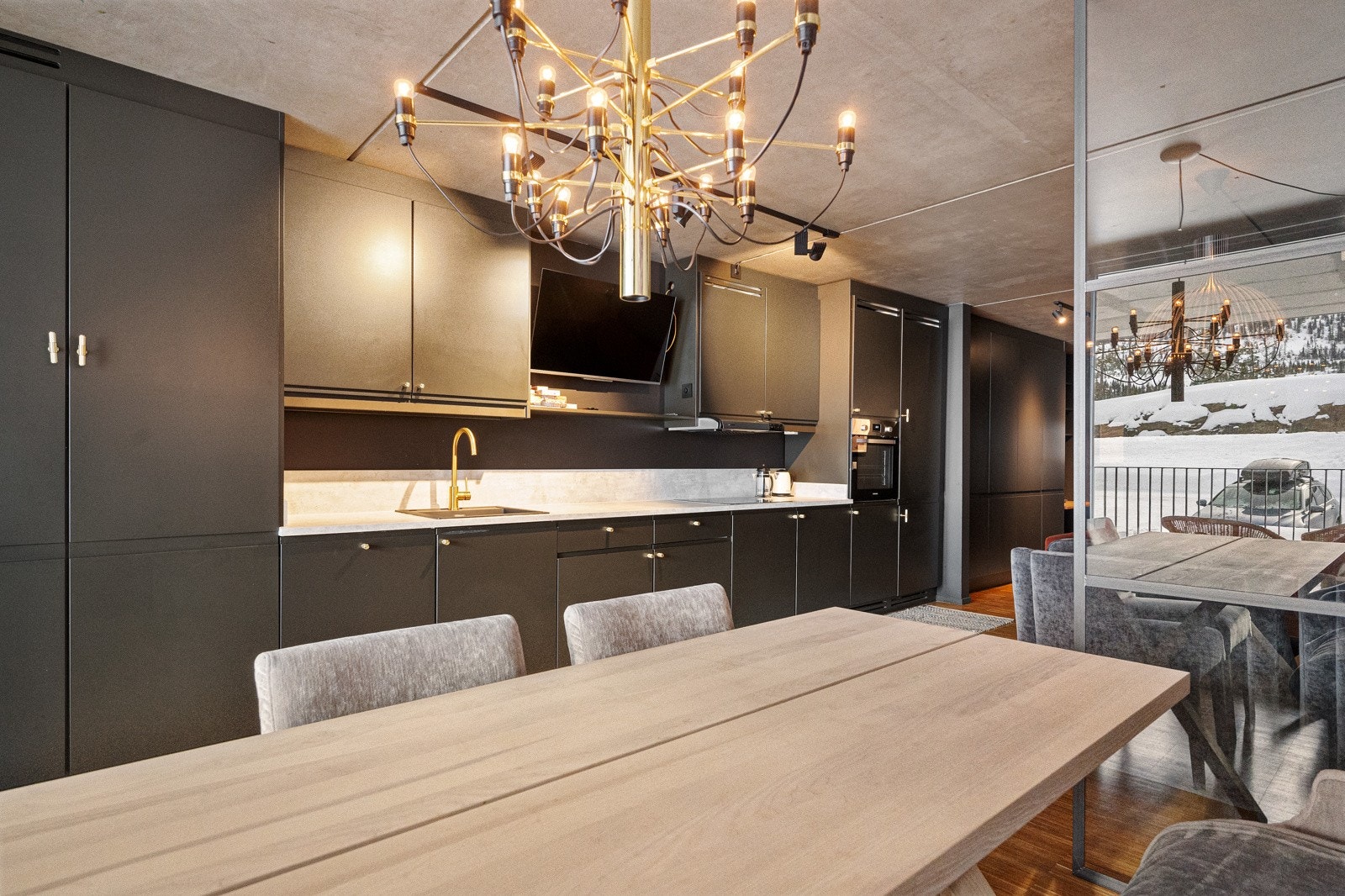God plass til spisebord Galleribilde