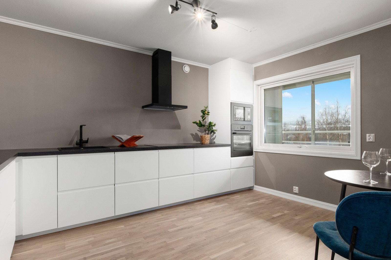 Frøyas veg 8 er en moderne og fin 4-roms leilighet Galleribilde