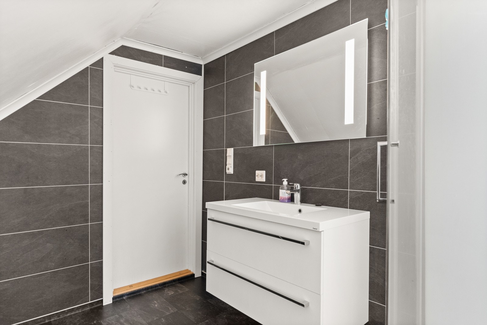 4723585_1-iaphgb1.jpg Galleribilde