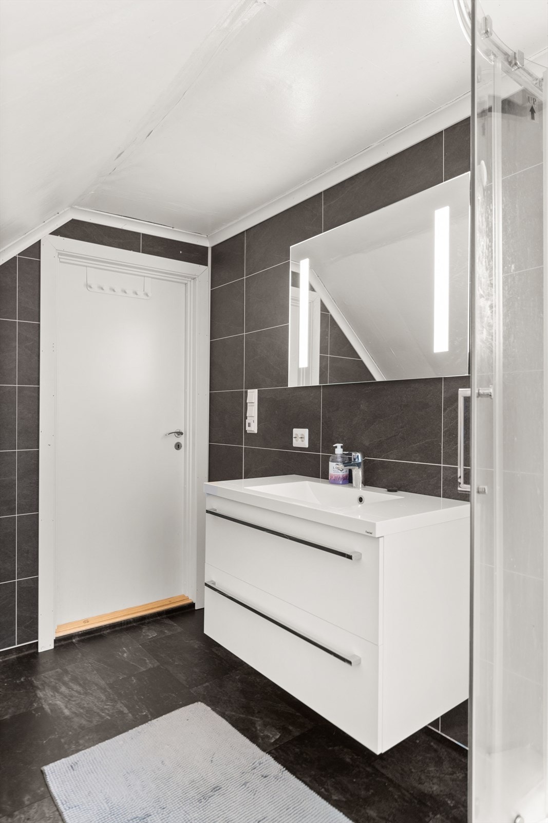 4723584_1-yrvryb1.jpg Galleribilde