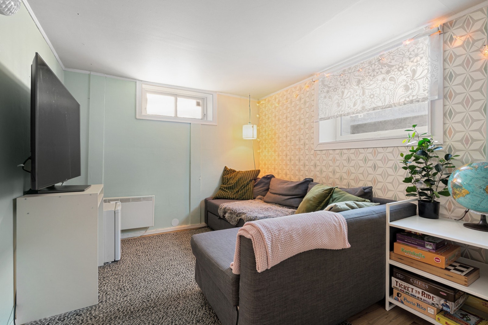 Kjellerstue som dagens eier tidligere har benyttet som soverom. Galleribilde
