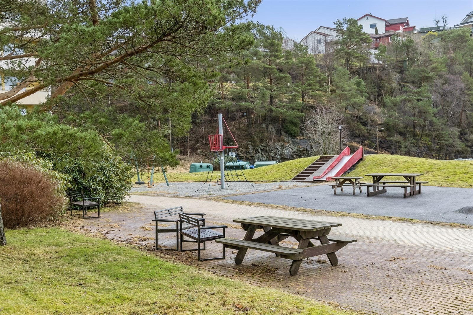 Nærområde - Flere lekeplasser i borettslaget Galleribilde