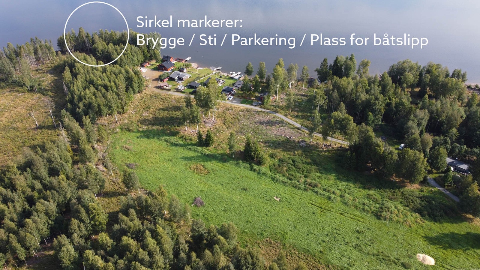 Sirkel markerer hvor hytteierne på Sandsnes hyttegrend kan anlegge brygge, bade- og båtplass. Galleribilde
