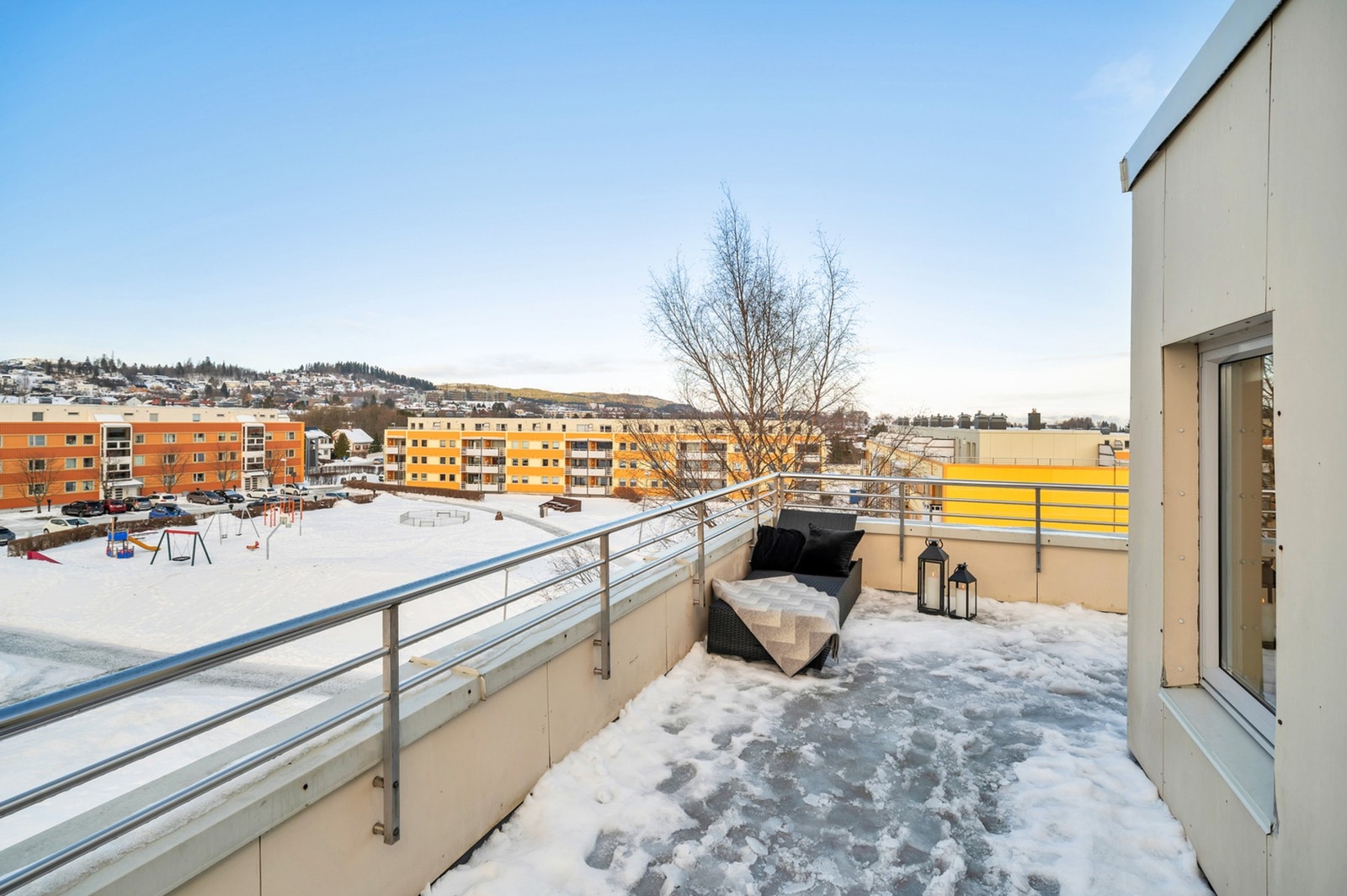 Fantastisk takterrasse på 33 kvm med hjørnebeliggenhet som gir utsikt mot nord og øst. Galleribilde