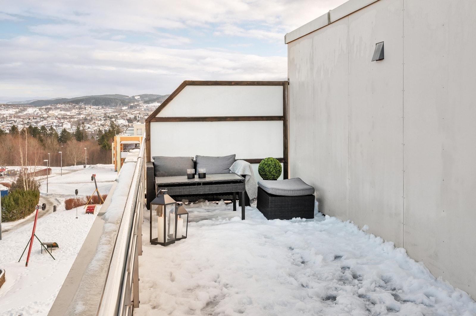 Fantastisk takterrasse på 33 kvm med hjørnebeliggenhet som gir utsikt mot nord og øst. Galleribilde