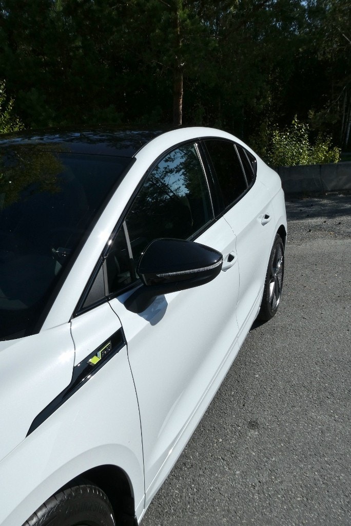 Skoda Enyaq Coupe RS 61