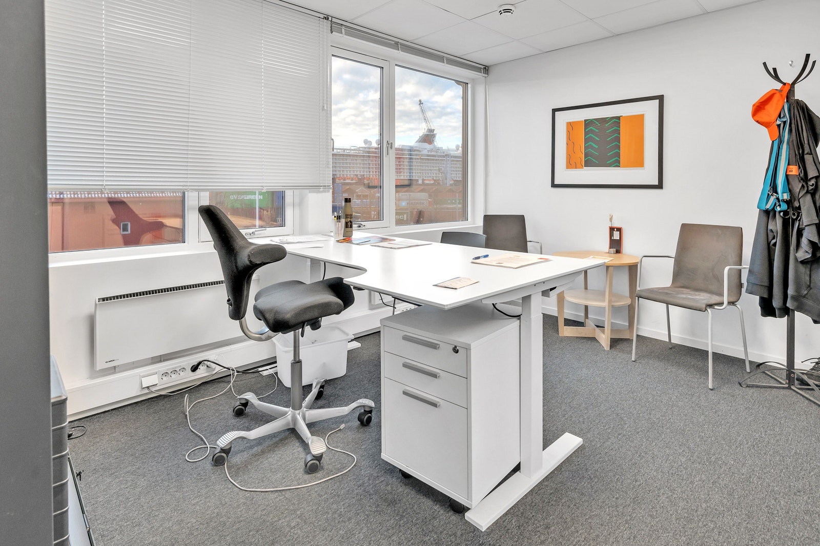 Stort kontor / møterom / grupperom Galleribilde