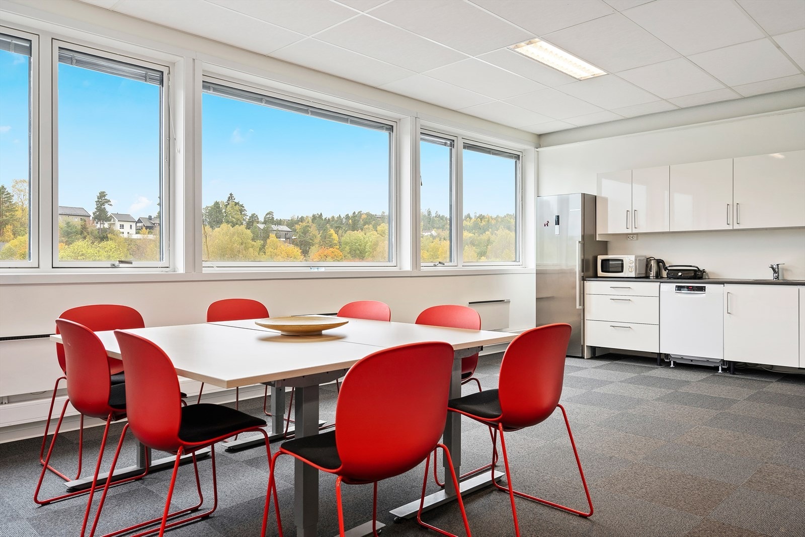 Kontorlokalet. Nytt kjøkken 2019 Galleribilde