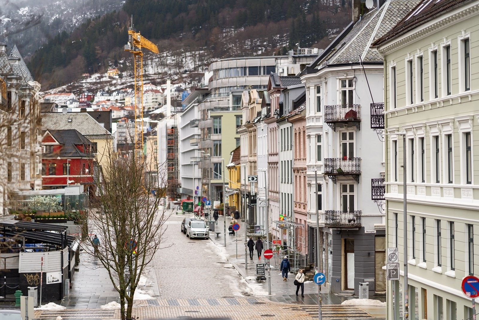 Sentralt, urbant og pulserende Galleribilde