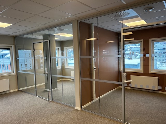 Bilde er fra etasjen under og viser et eks på hvordan lokalet kan bli etter tilpasning. Galleribilde