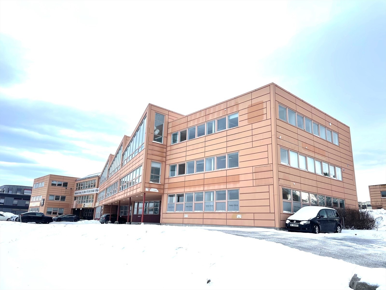 Fasade fra innkjøring. Galleribilde