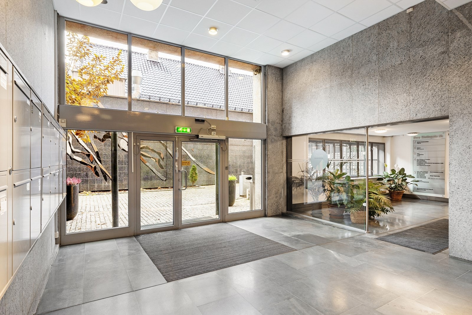 Stort flott inngangsparti Galleribilde