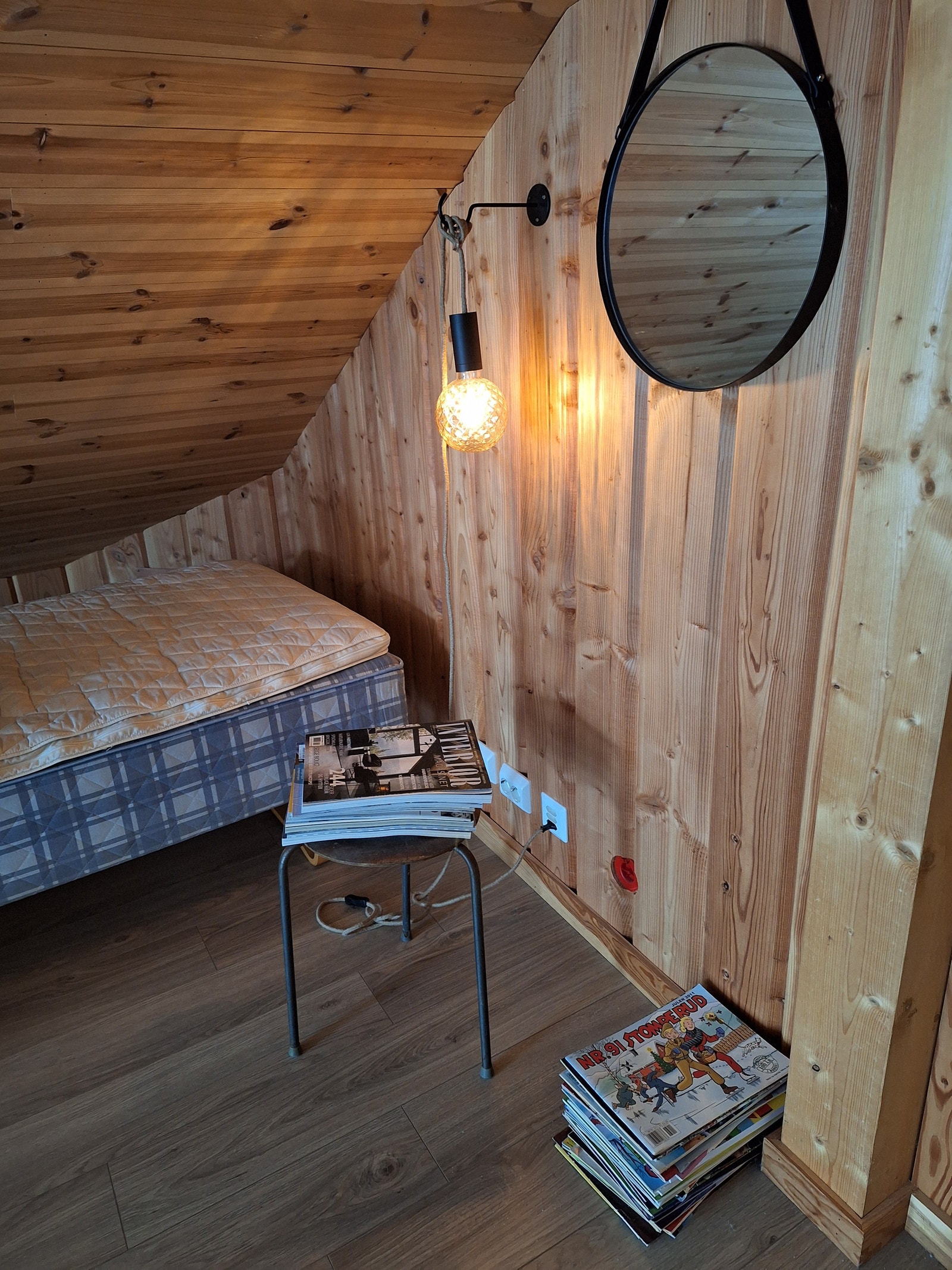 Hems 1: 3stk dobbeltsenger 180x200cm og 1 enkeltseng Galleribilde