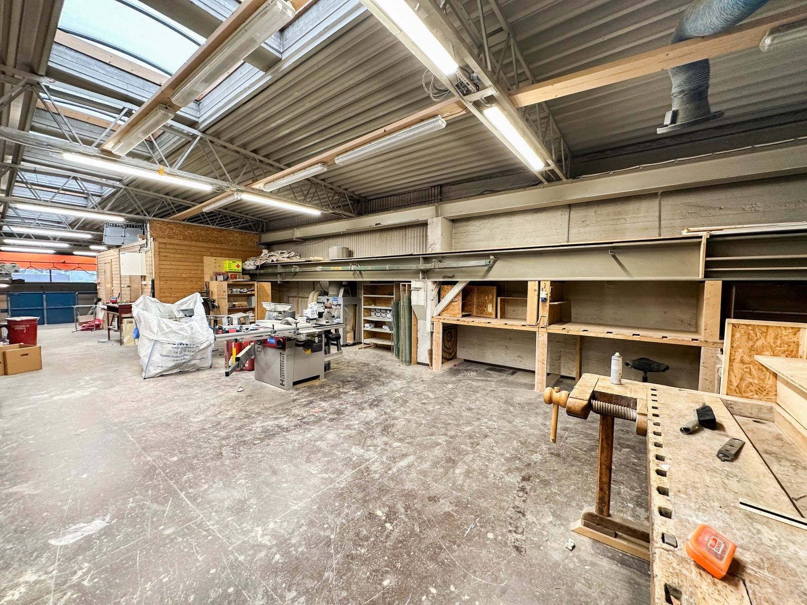 Messanin over verkstedhall Galleribilde