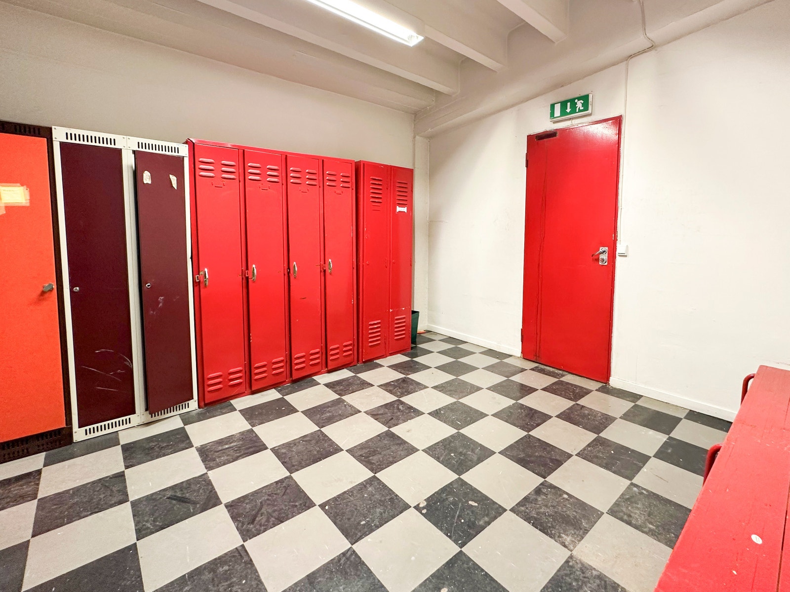 Garderobe til verksted/lager Galleribilde