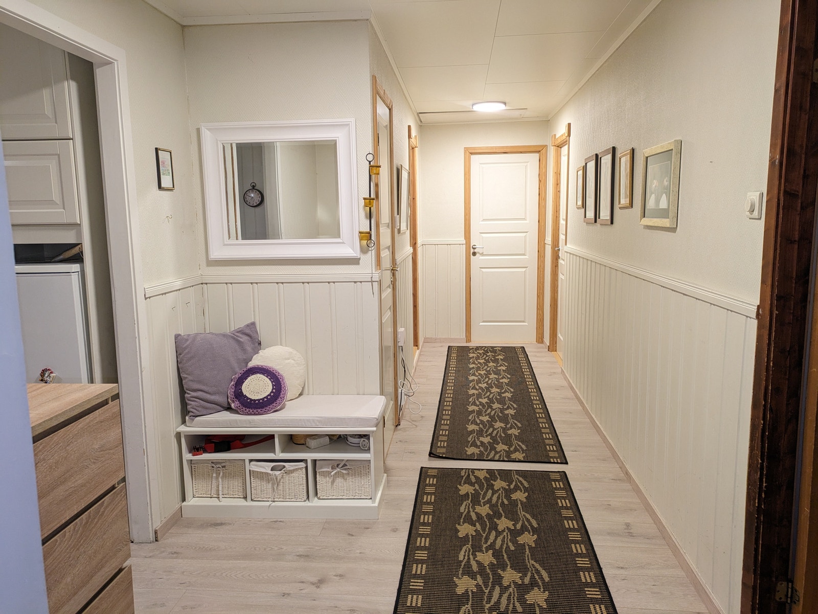 gang mot soverom,toalett og bad i første etasje Galleribilde