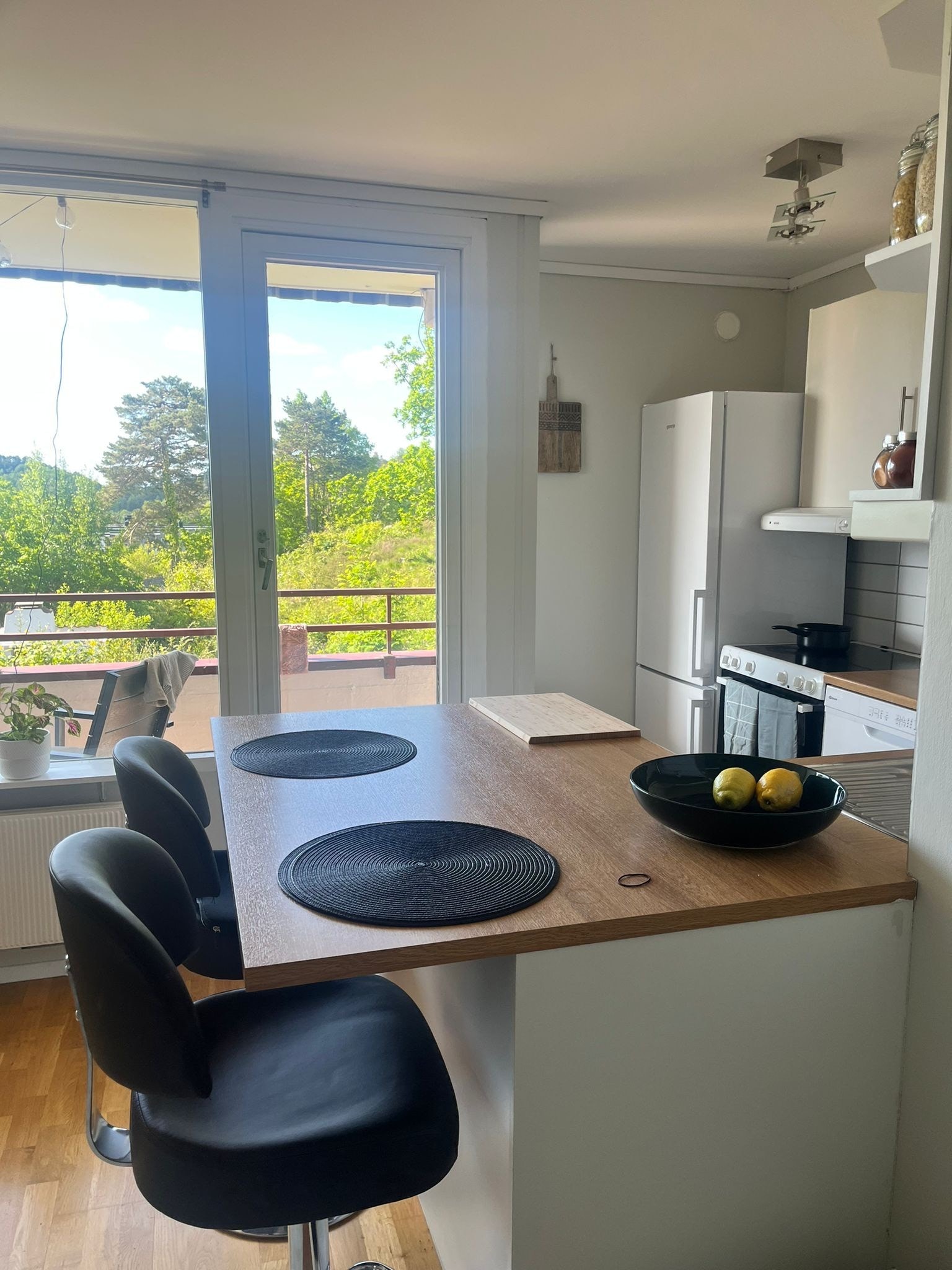 Flott utsikt fra kjøkkenet Galleribilde