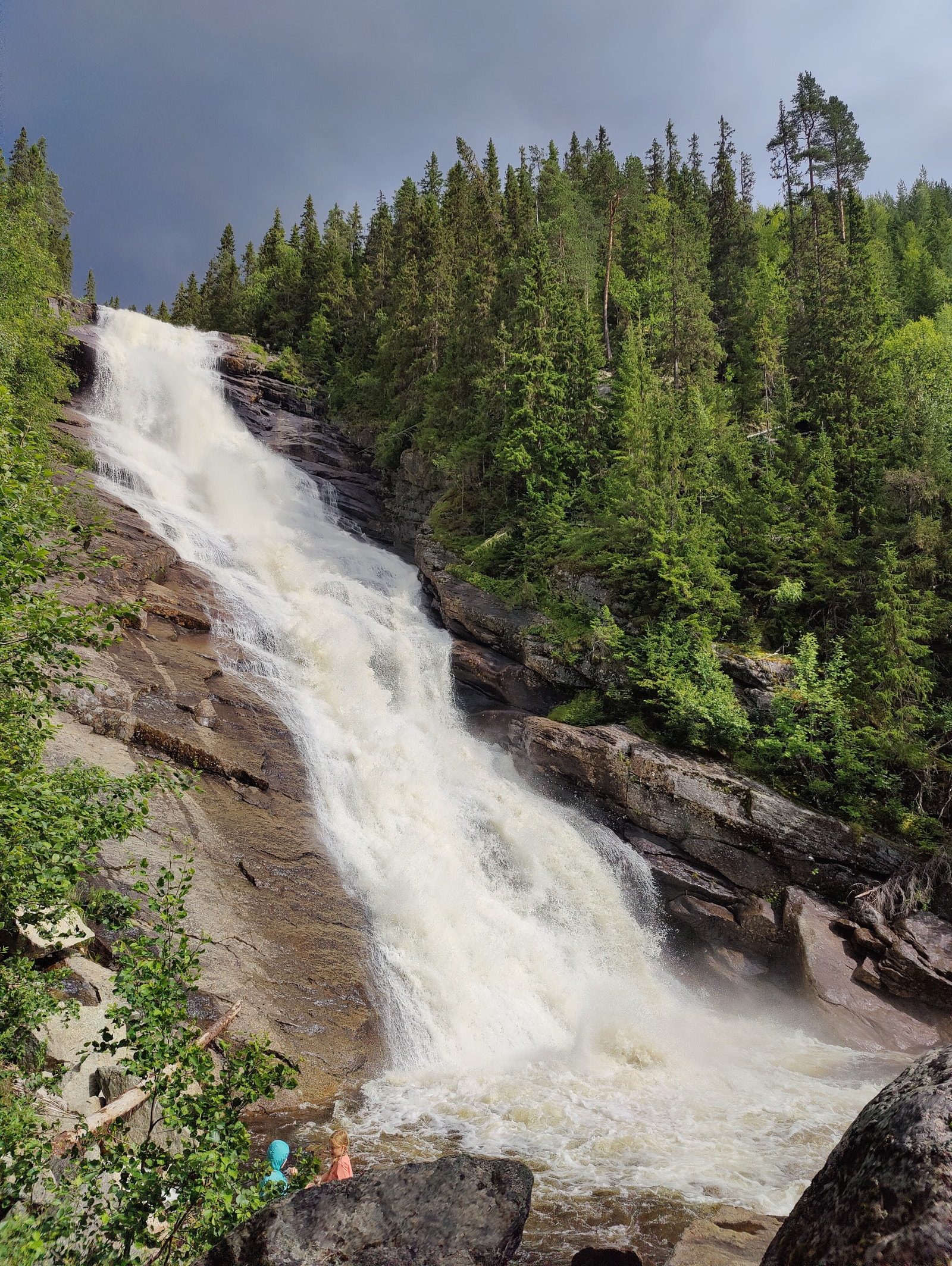 Nekfallet, Hedmarks høyeste fossefall, 6 km sør for Finstad Galleribilde