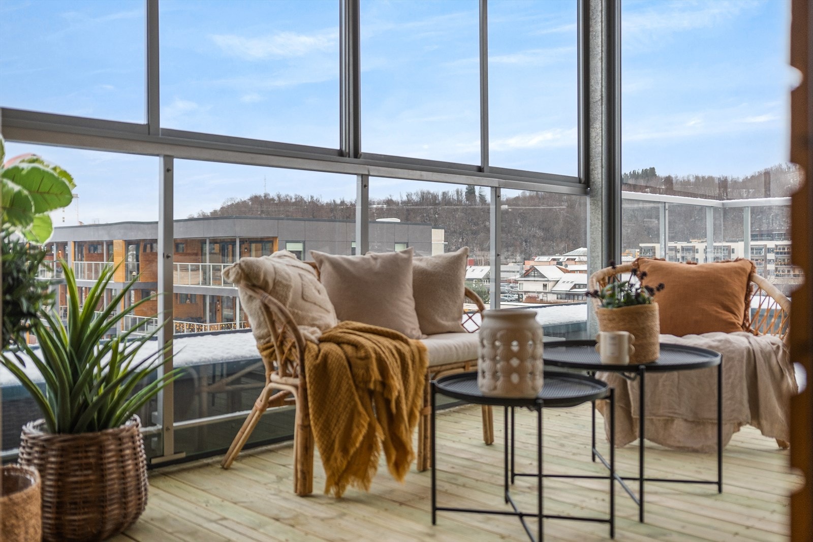 Balkongen innbyr til lystige og sosiale lag. Galleribilde