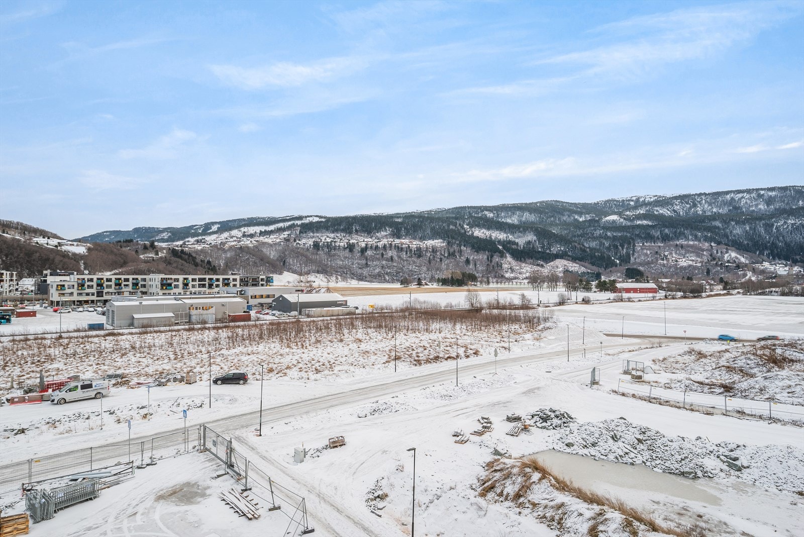 Det er rikelig med utsyn og minimalt med innsyn. Galleribilde