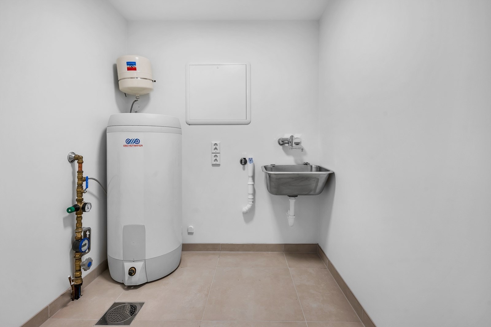 Foto fra Kongsgård Hageby 5 - Vaskerom med varmekabler. Galleribilde