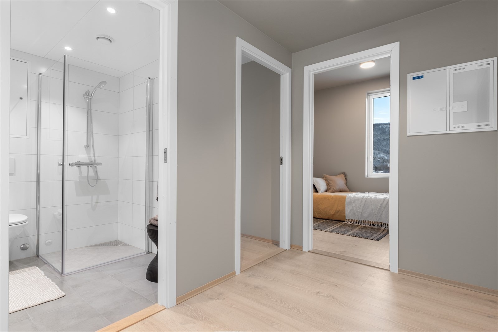 Det medfølger en bod i kjeller Galleribilde