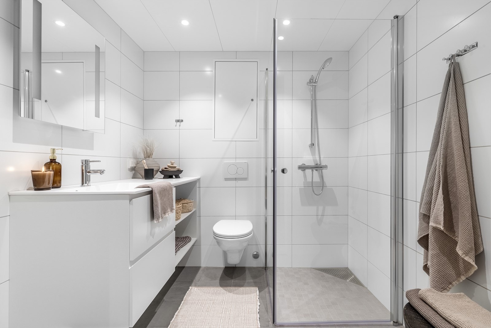 Delikat flislagt bad Galleribilde