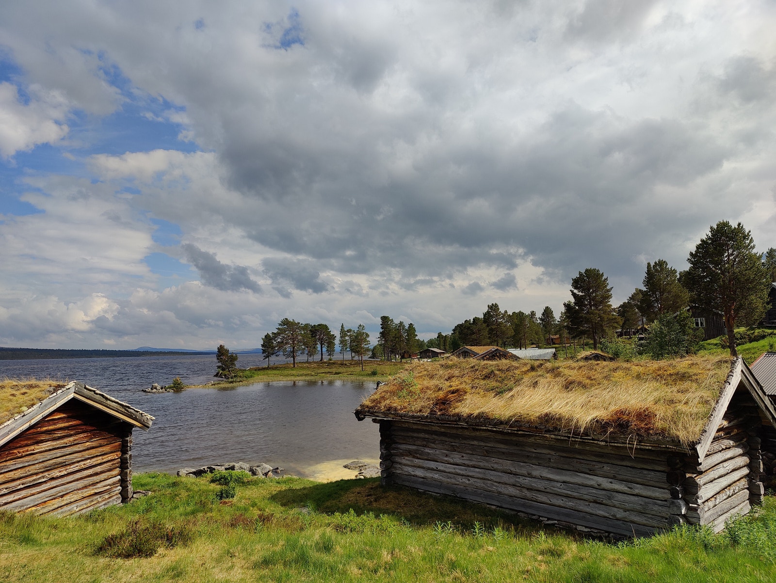 Ta en dagstur til Fiskebollen, Norges største innenlands fiskevær. Galleribilde