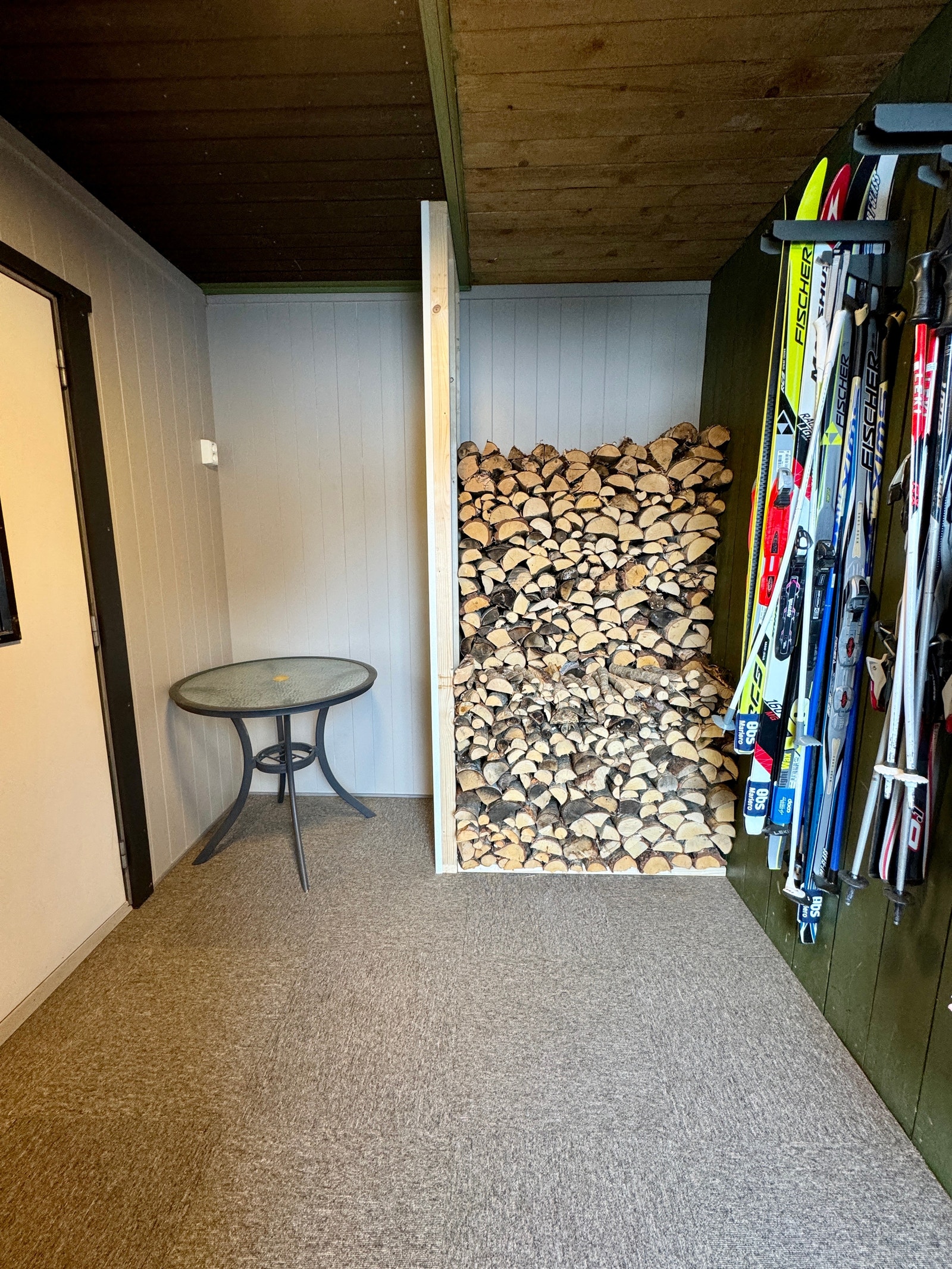 Vindfang/bod med god plass til slalåm og langrennski. Galleribilde
