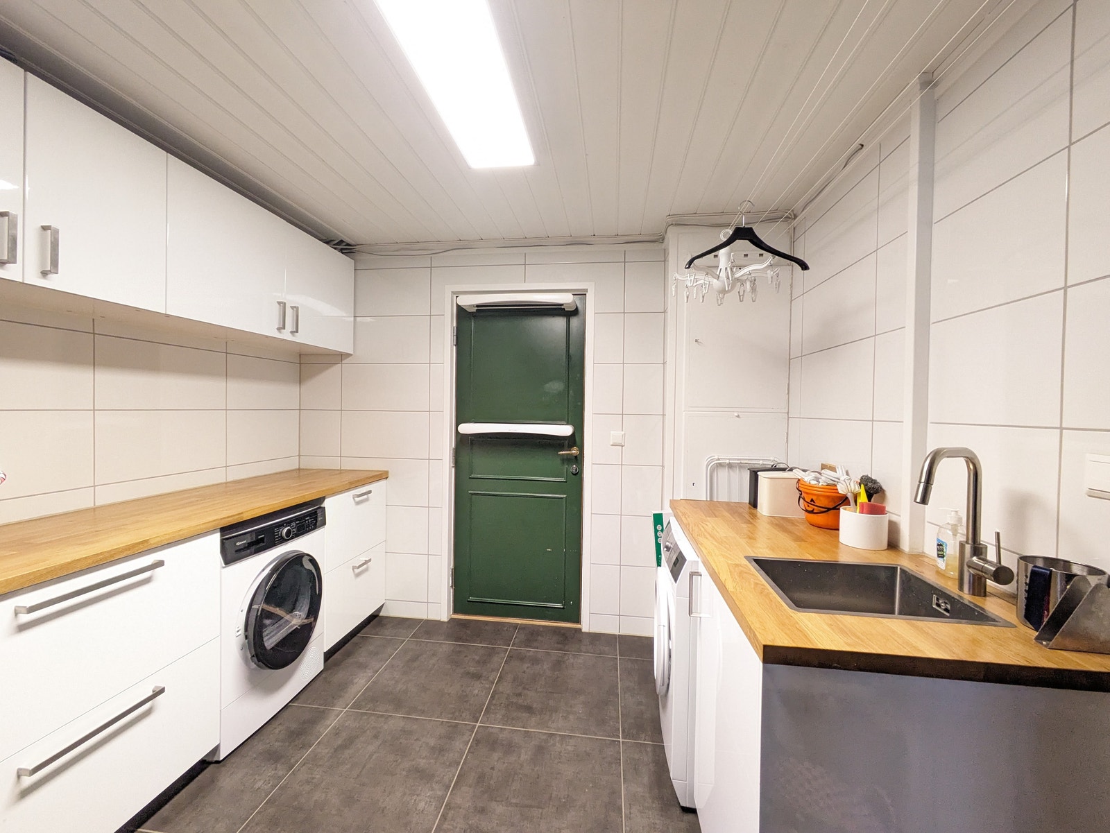 Vaskerom Galleribilde