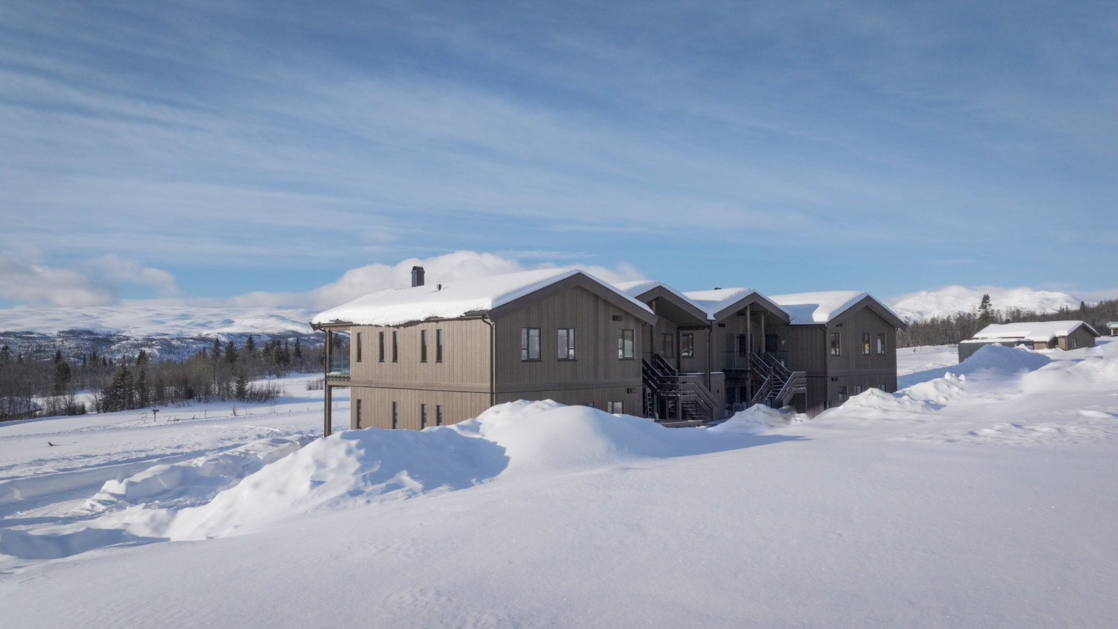 Nydelig utsikt utover fjellheimen Galleribilde