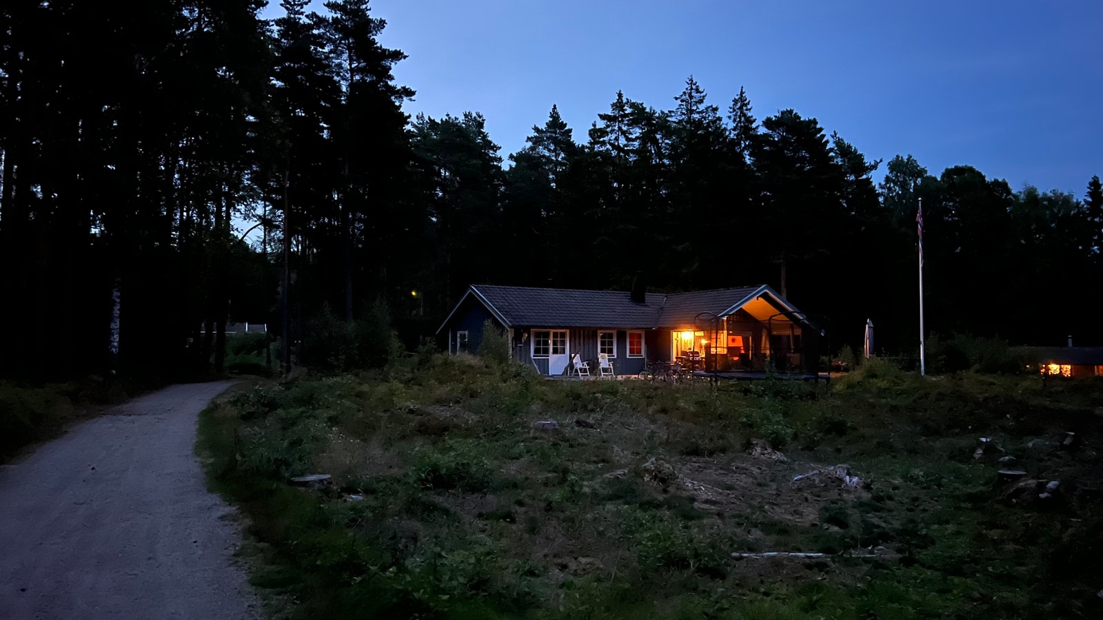 Verandahygge i sommernatten Galleribilde