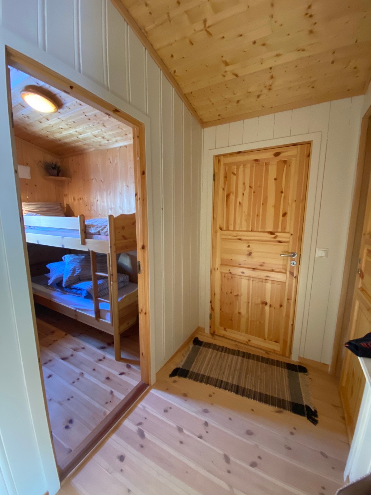 Dette er gang inn til soverom 2 i 2.etasjen. Galleribilde