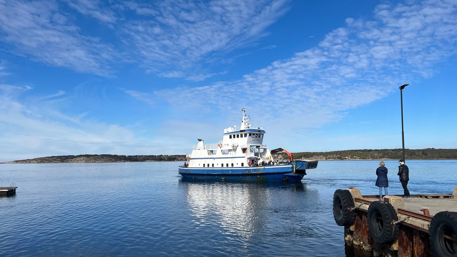 Fergen mellom øyene Galleribilde