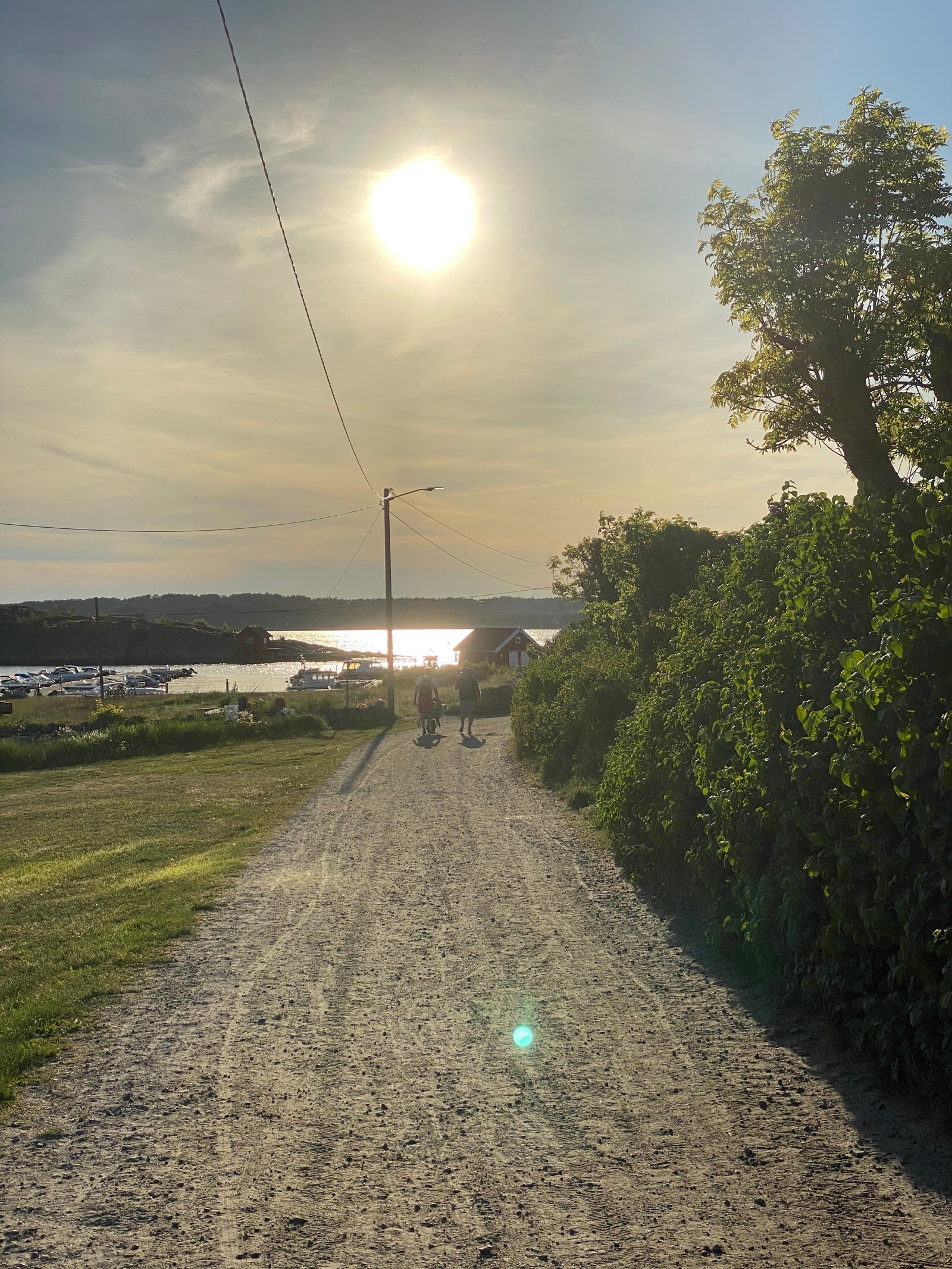 Veien opp fra fergen og båthavn Galleribilde