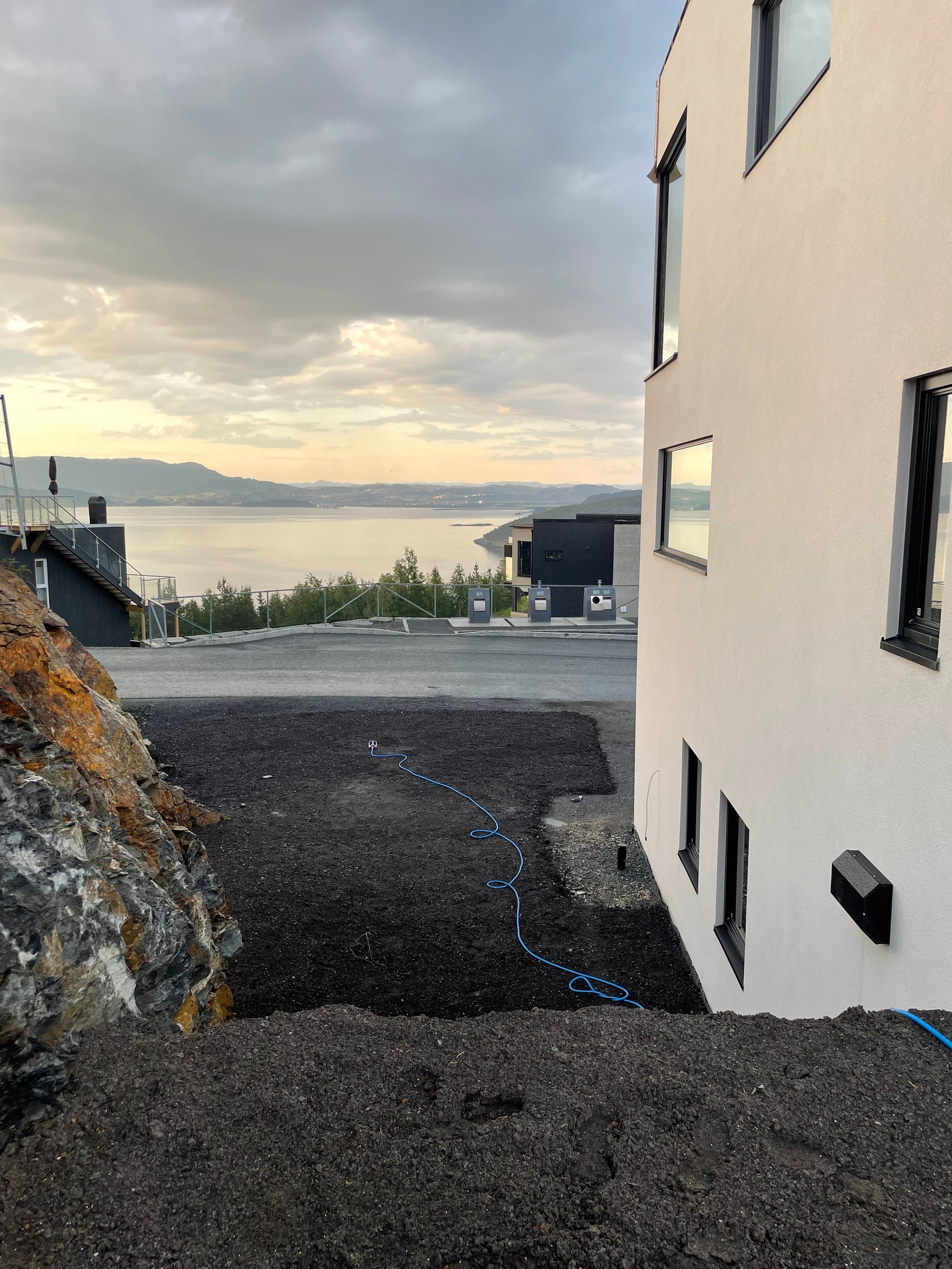 Hage og utsikt. Våren 2024 Galleribilde