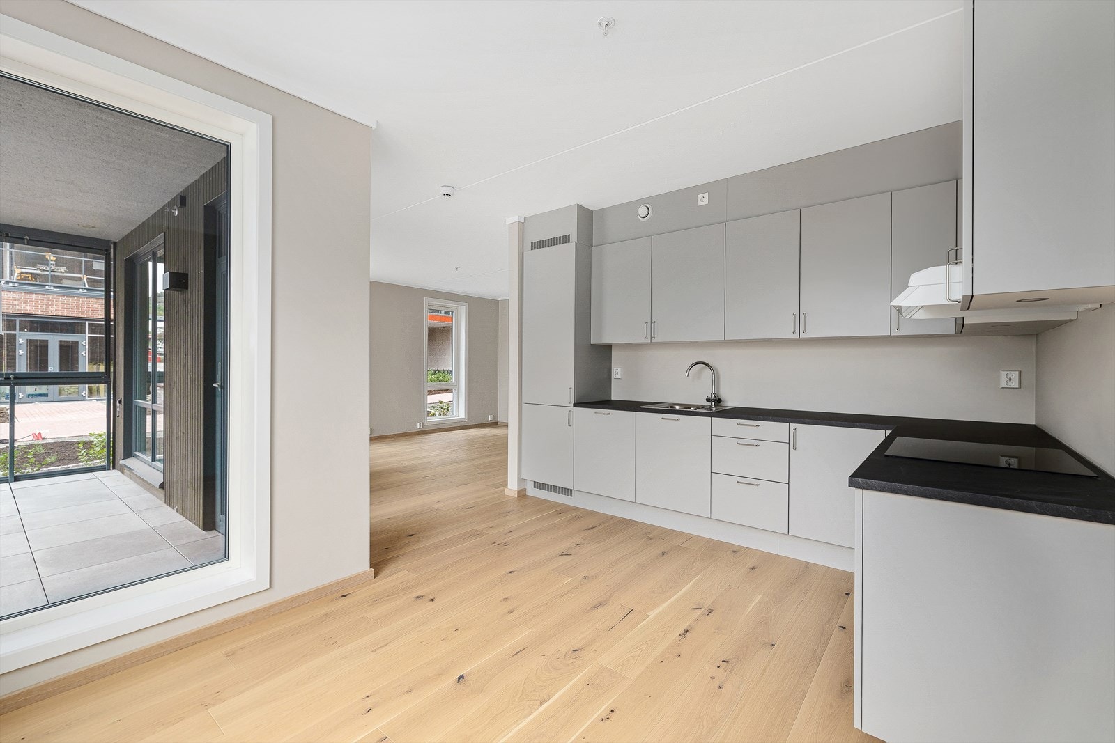 Kjøkkenet har også plass til egen spisestue. Galleribilde