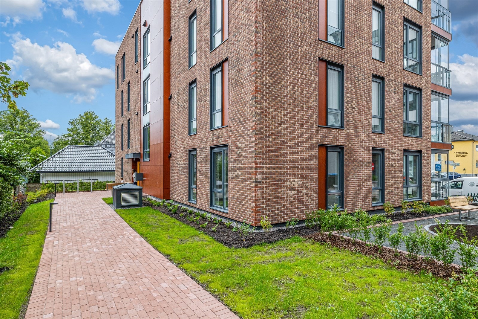 Langes gate 6 er oppført i gode og vedlikeholdsvennlige materialer. Galleribilde