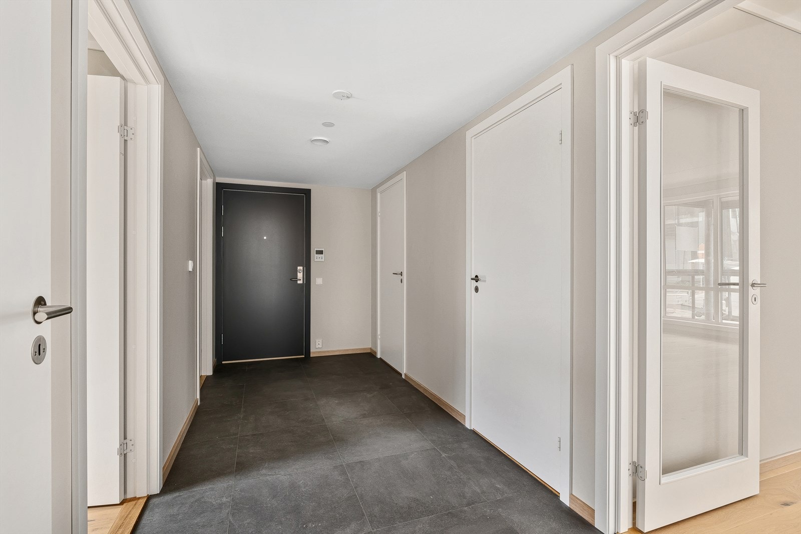 Lyst, pent og moderne. Galleribilde