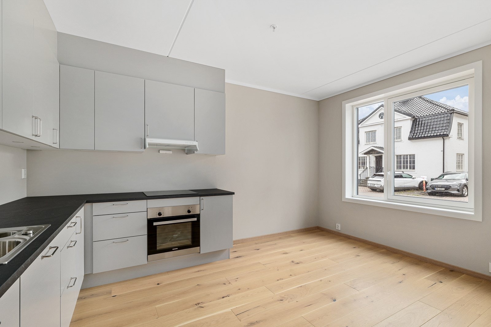 Kjøkken fra HTH med integrerte hvitevarer. Galleribilde