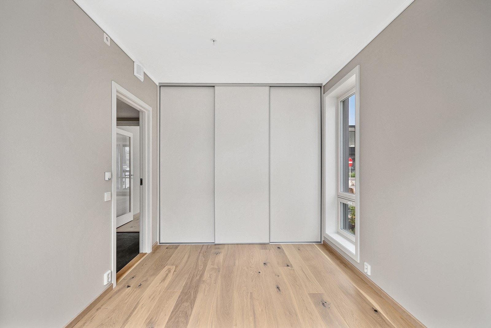 Leiligheten har 2 soverom m/garderobe. Galleribilde