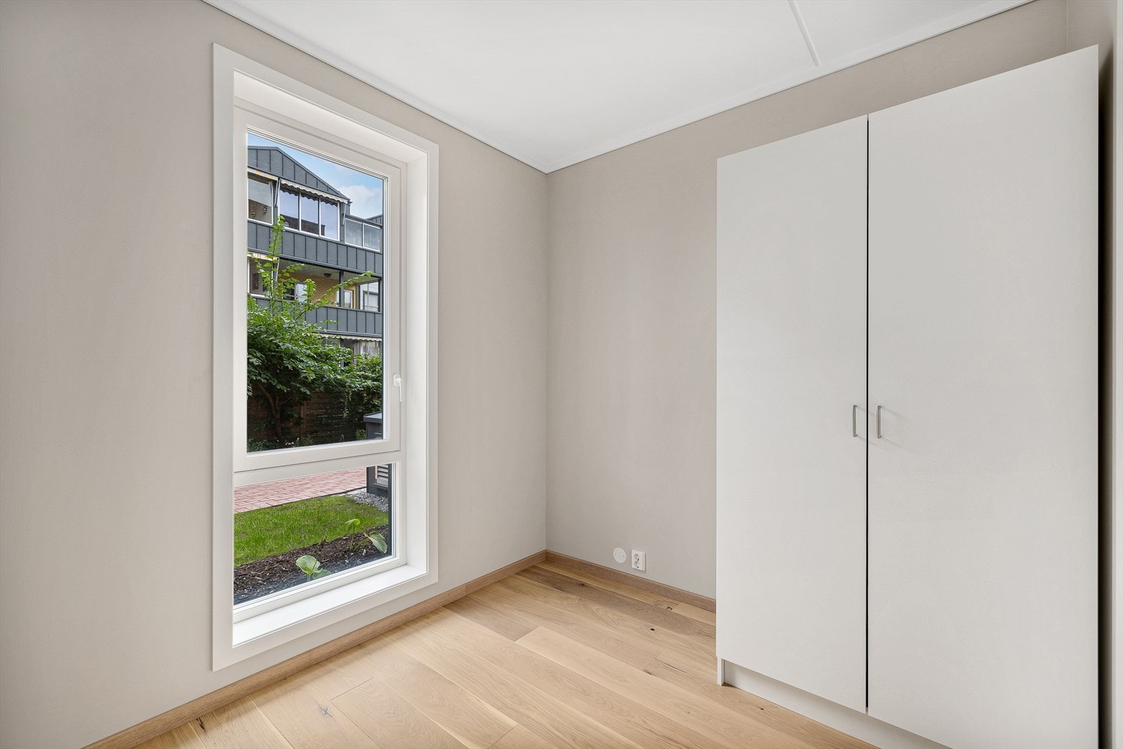 Leiligheten har 2 soverom m/garderobe. Galleribilde