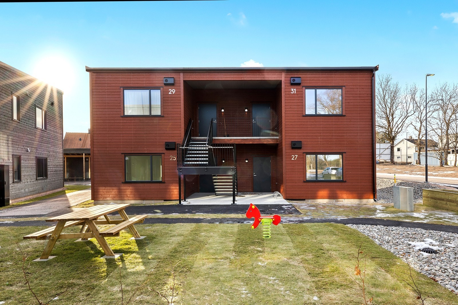 Ferdigstilt nybygg hvor du kan flytte rett inn. Leiligheten ligger i byggets 2. etasje. Galleribilde