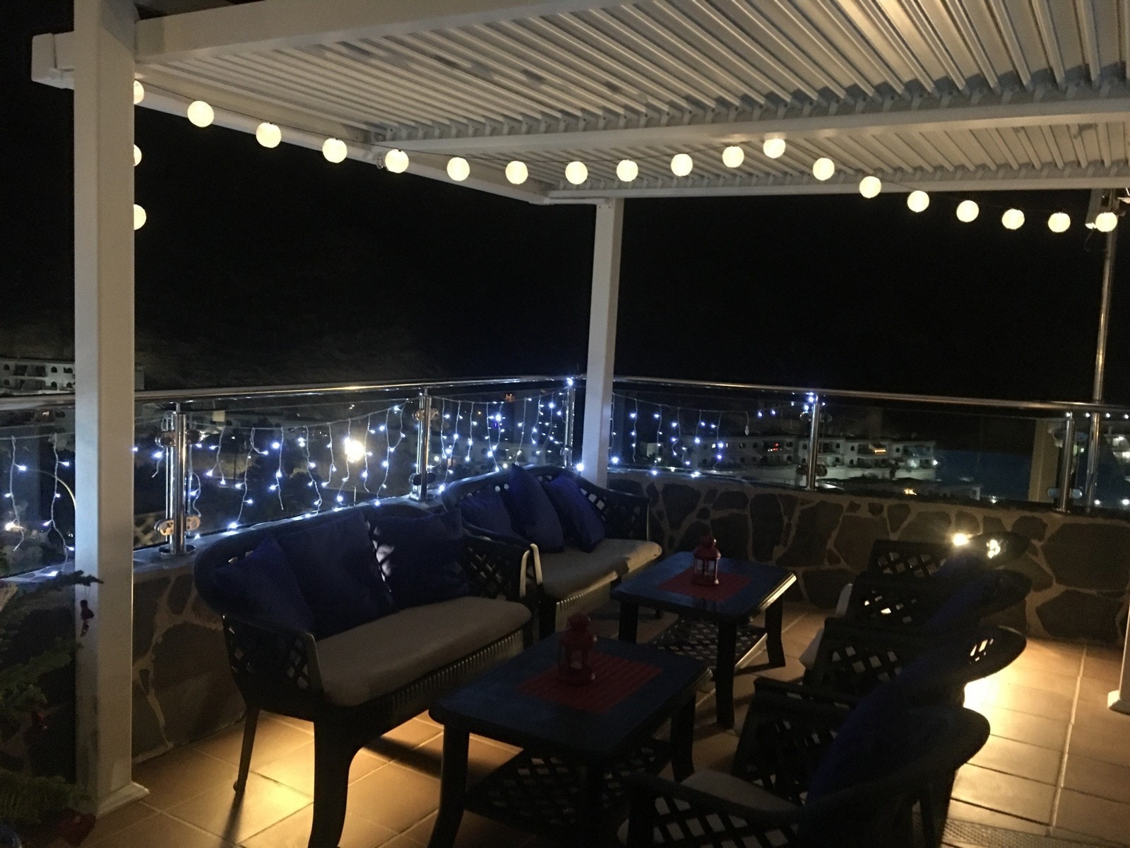 Kveldstemning ved bassenget Galleribilde